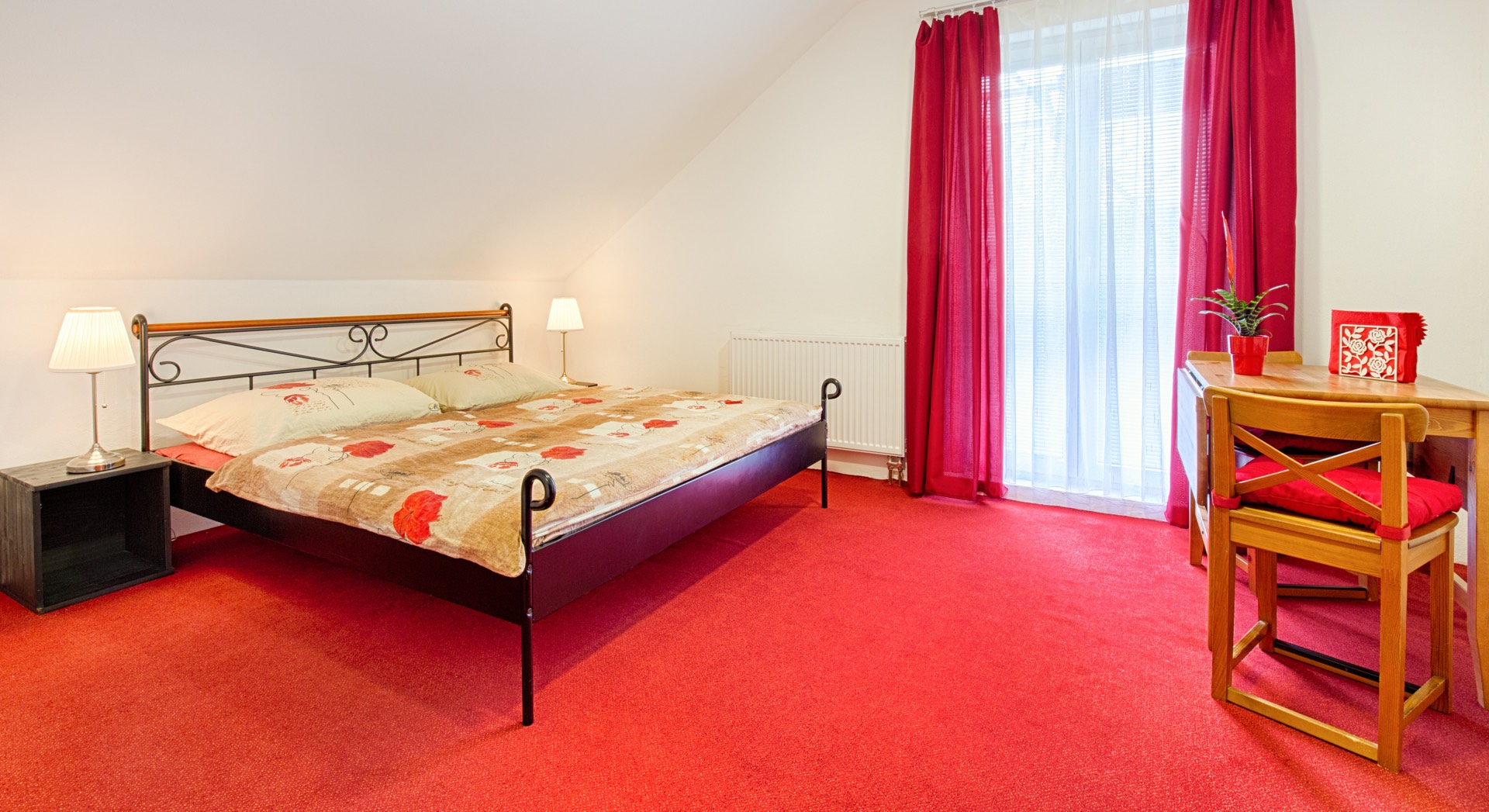 Apartmány 2, Červený pokoj
